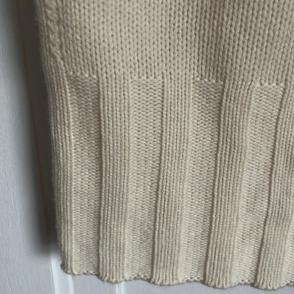 Theory Cashmere High Rib Shell in Cream - Picture 6 of 11